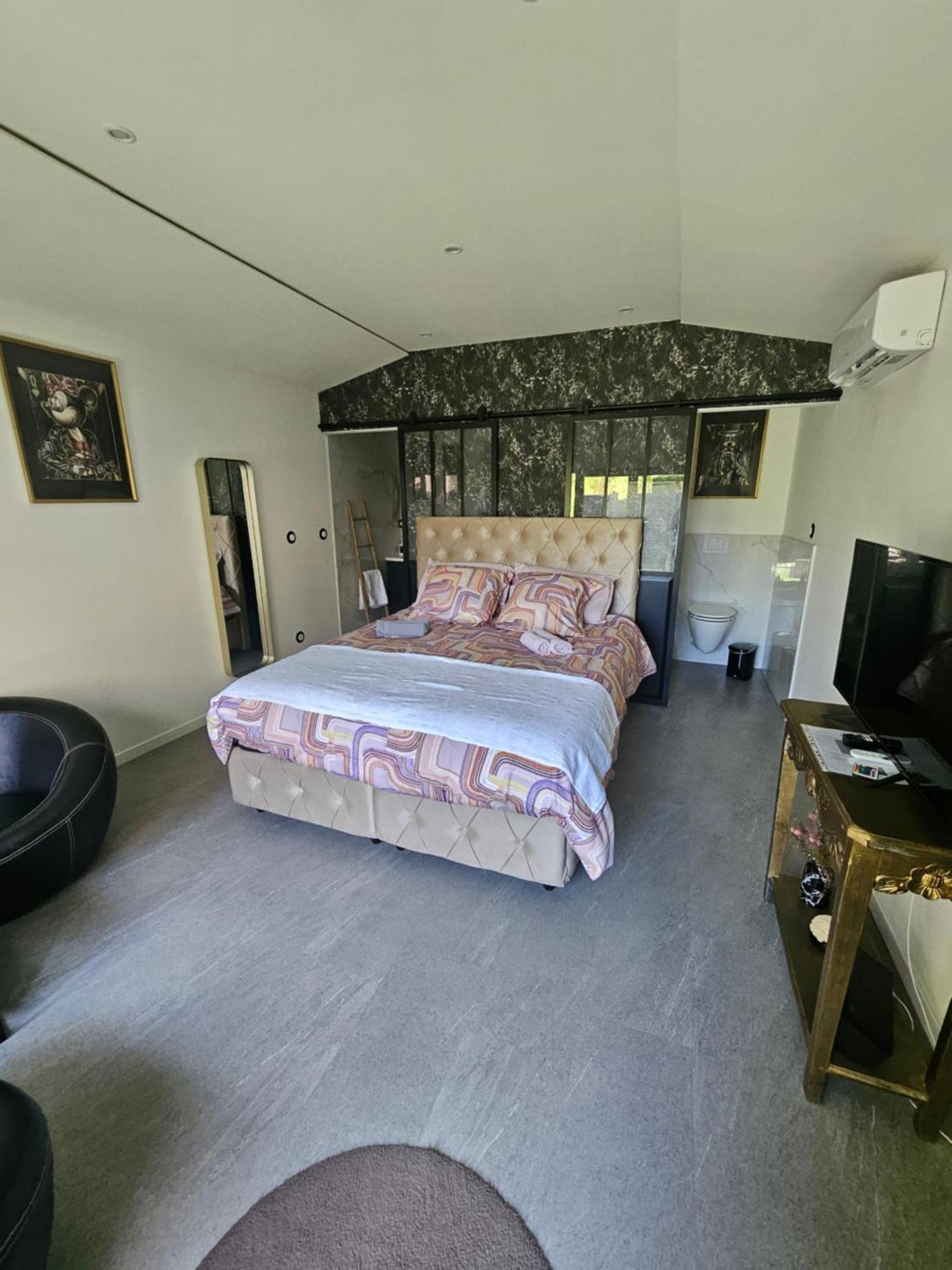 Hebergement Privee Jaccuzzi En Supplement Saint-Clair-du-Rhone Dış mekan fotoğraf