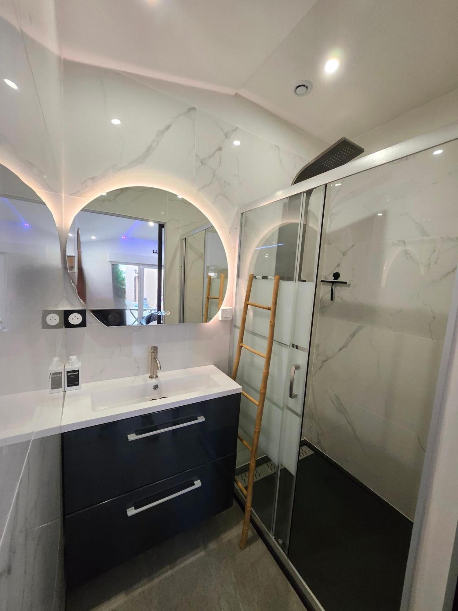 Hebergement Privee Jaccuzzi En Supplement Saint-Clair-du-Rhone Dış mekan fotoğraf